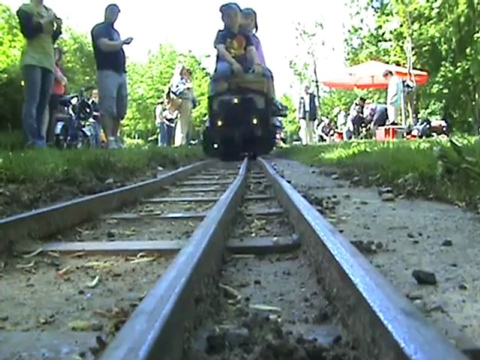 Im Stadtparkbahnhof Leverkusen ankommende Köf