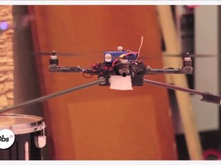 Des robots interprêtent l'air de James Bond