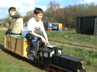 Köf mit zwei Jungen auf 7,25 Zoll Spur