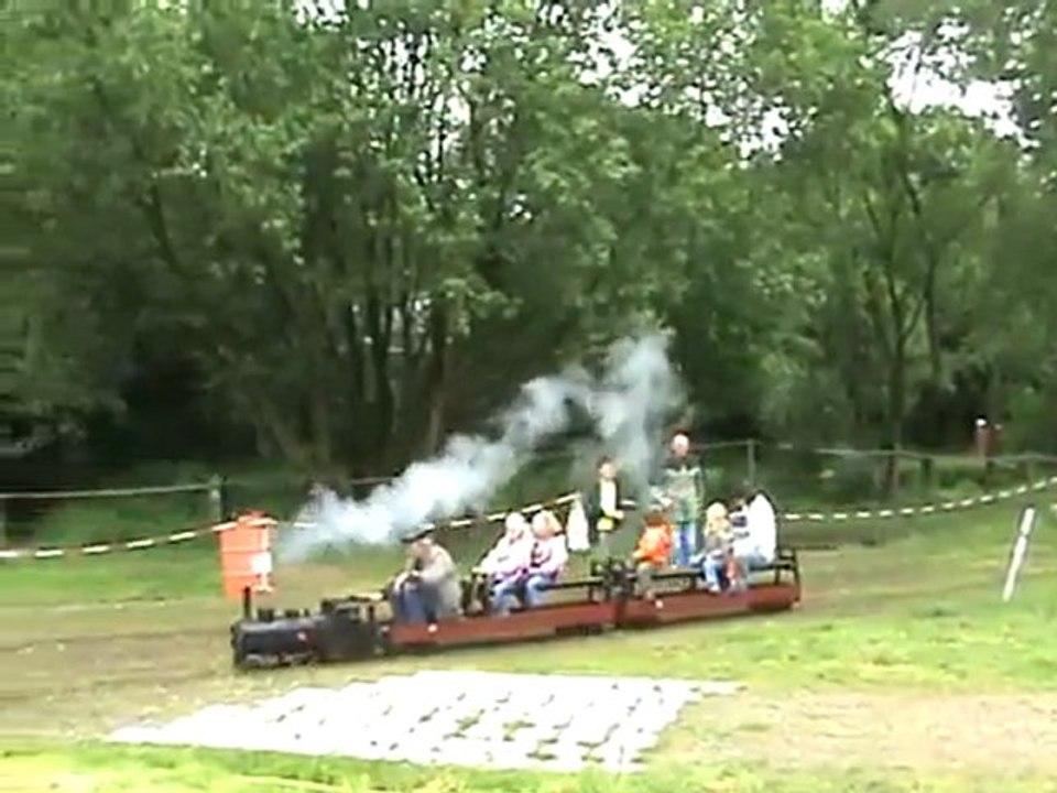 Baureihe 'U' hält im Bahnhof Dampfbahnclub Sprockhoevel