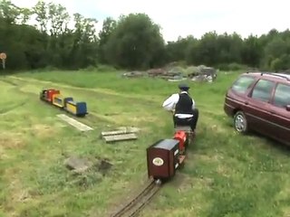 Spanische Feldbahndampflok auf 5 Zoll Schienen und ein Klo