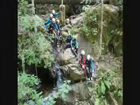 canyoning avec Auvergne loisirs : canyon proche de Clermont ferrand, Lac Chambon, Besse. +d'info : auvergneloisirs.com