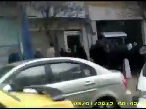 فري برس حماة المحتلة ساحة العاصي تواجد الامن والشبيحة 1 3 2012 ج4