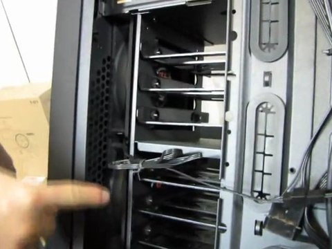 Bitfenix Raider Gaming Case With USB3 & Soft Touch Unboxing & First Look Linus Tech Tips