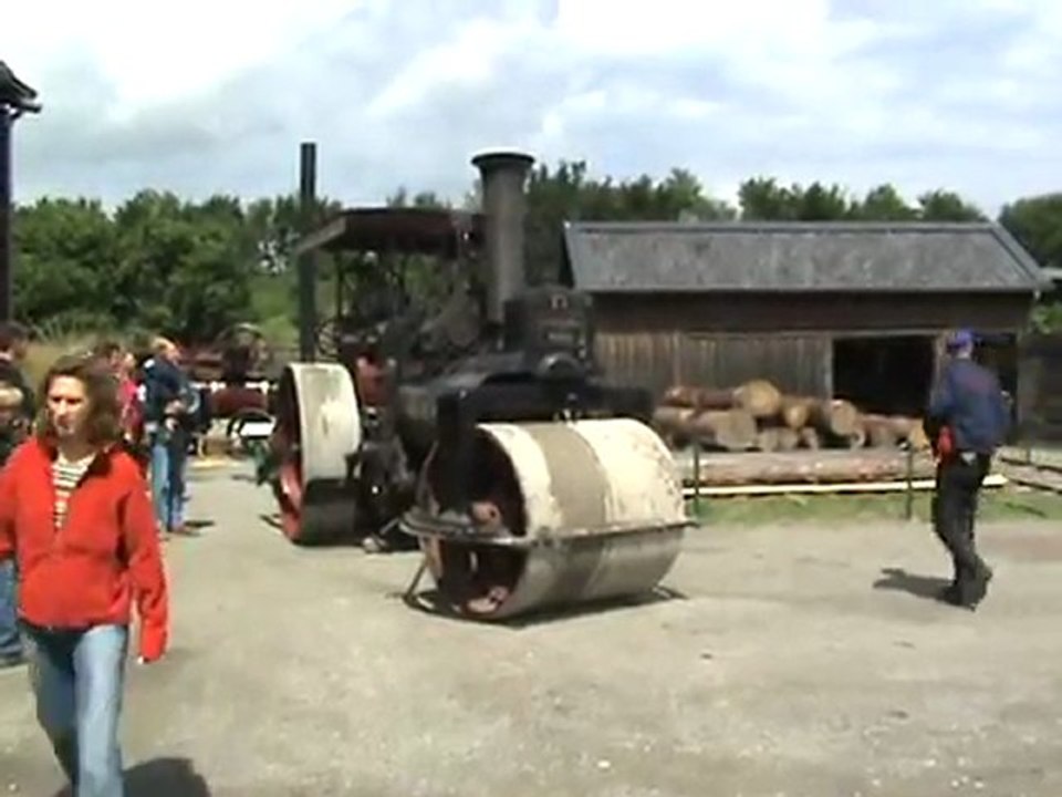 Trekker mit Entengetriebe, Dampfstraßenwalze, Case Lokomobile in Lindlar
