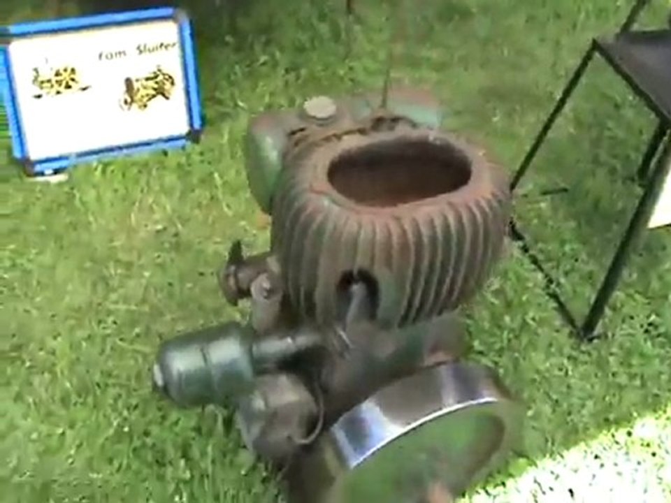 Minitraktoren mit sationärmotorantrieb in lindlar