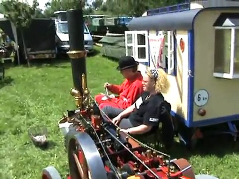 Foster Lokomobile und Wohnwagen 02