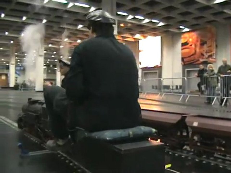 BR 96 verläßt die  Drehscheibe des BW Köln-Messe