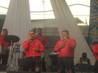 Hasta las Chanclas - Banda La Triguera en Zapotitlan 2012