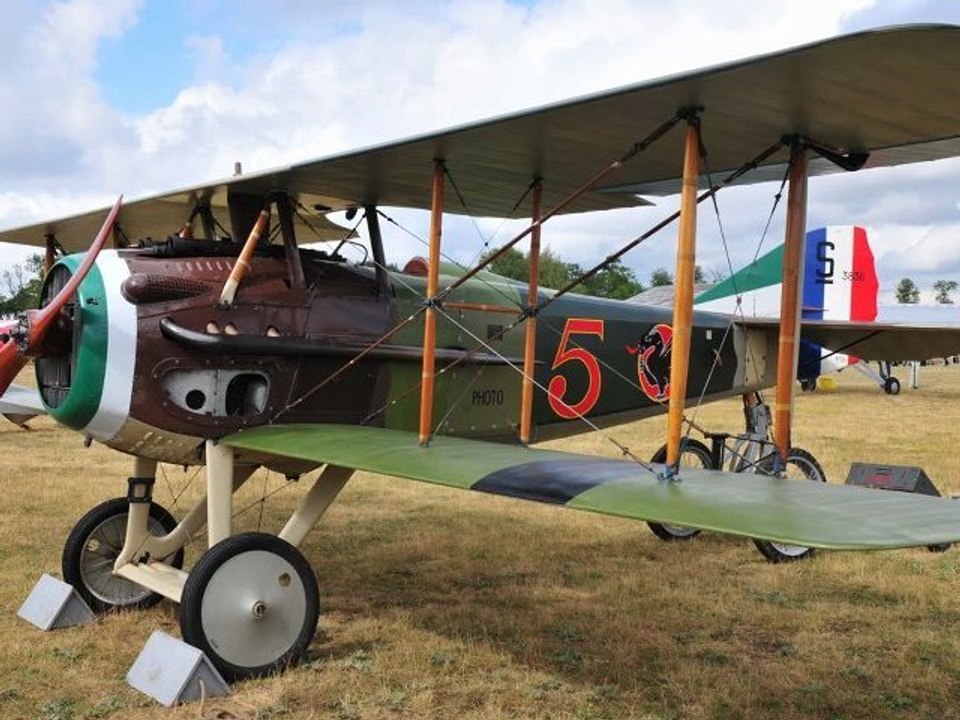 Spad S XIII en Statique en 5 Photos Full HD Meeting aérien La ferté-Alais  LFTA 2011
