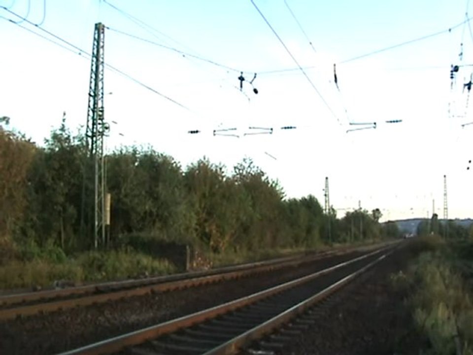 BR 425 auf dem Weg nach Bad Honnef vor der Rheinbreitbacher  Kurve. Von Linz am Rhein kommend