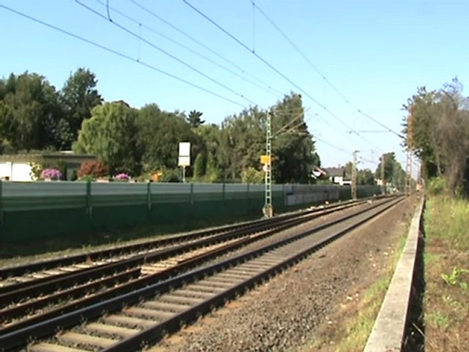 BR 101 mit Personenzug in Richtung Bonn zwischen Bonn-Bad Godesberg und Rolandswerth