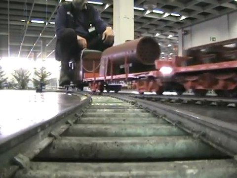 Kölner Echtdampftreffen 2008 diverse Dampfloks und eine Köf passieren die Ausweiche beim Containerterminal