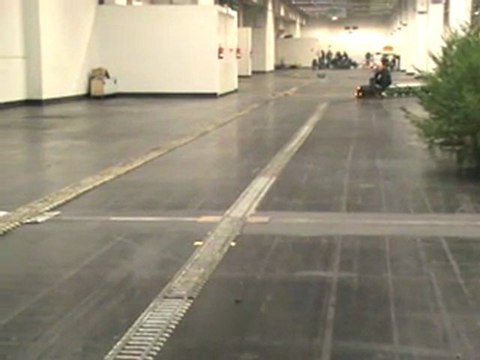 Echtdampftreffen Köln 2008 V320 fährt in den fünf Zoll Bhf ein und Bubikopf mit Donnerbüchsen passiert auf der Hauptstrecke