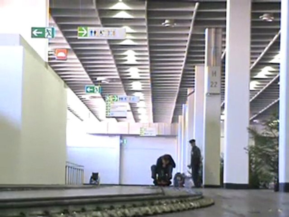 Kölner Echtdampftreffen 2008 BR01 V320 und eine britische Dampflok fahren frontal auf mich zu