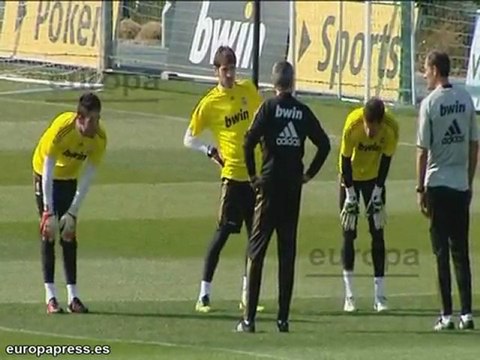 El Real Madrid entrena con sus internacionales
