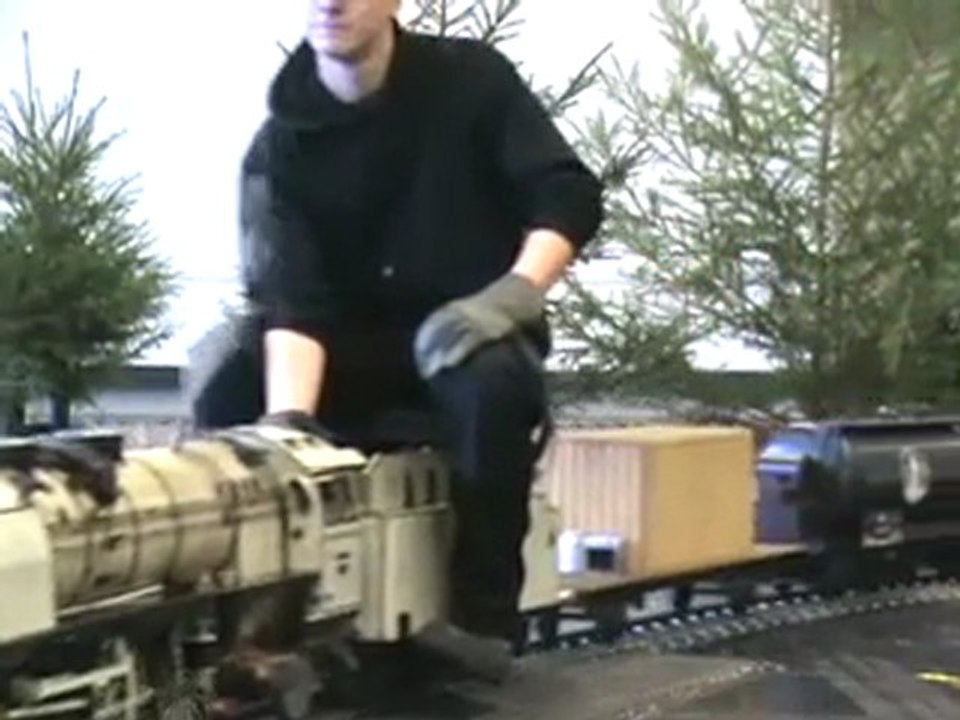 Echtdampftreffen Köln 2008 BR01 mit Güterzug am Haken setzt sich in Bewegung gefolgt von einer Kleinlok