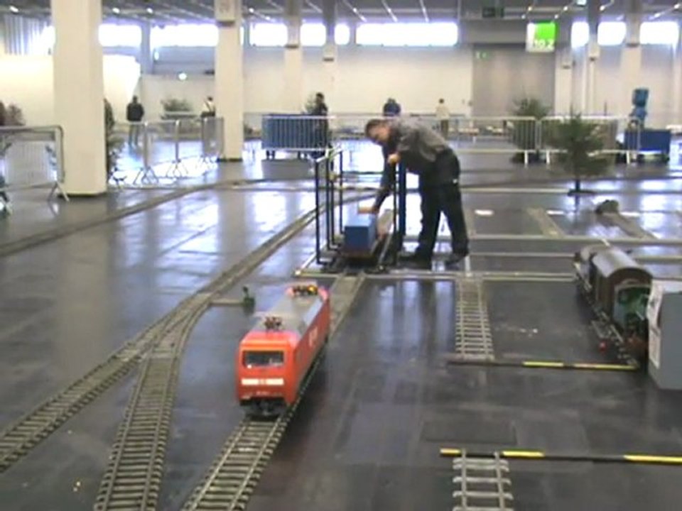 Echtdampftreffen Köln 2008 BR152 und Bergwerks-Zweikuppler Zornige Ameise verlassen das fünf Zoll BW Köln-Messe