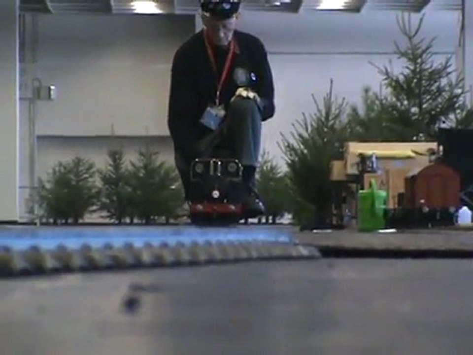 Cologne Livesteam Meeting 2008 The Tiny Engine and two British Diesellocos are approaching