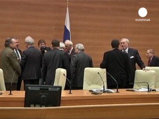 Présidentielle russe : les observateurs appellent à...