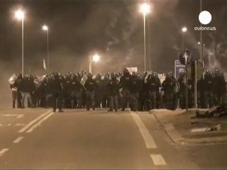 Italian police injured in rail link protest