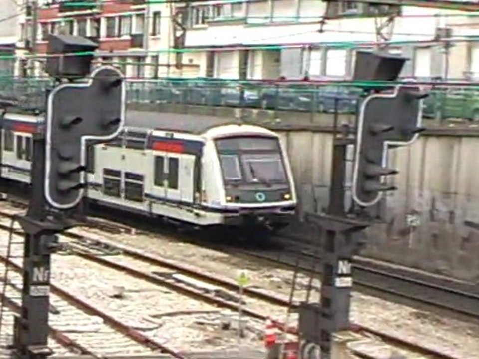 MI2N : Aux abords de la gare de Vincennes sur la ligne A du RER