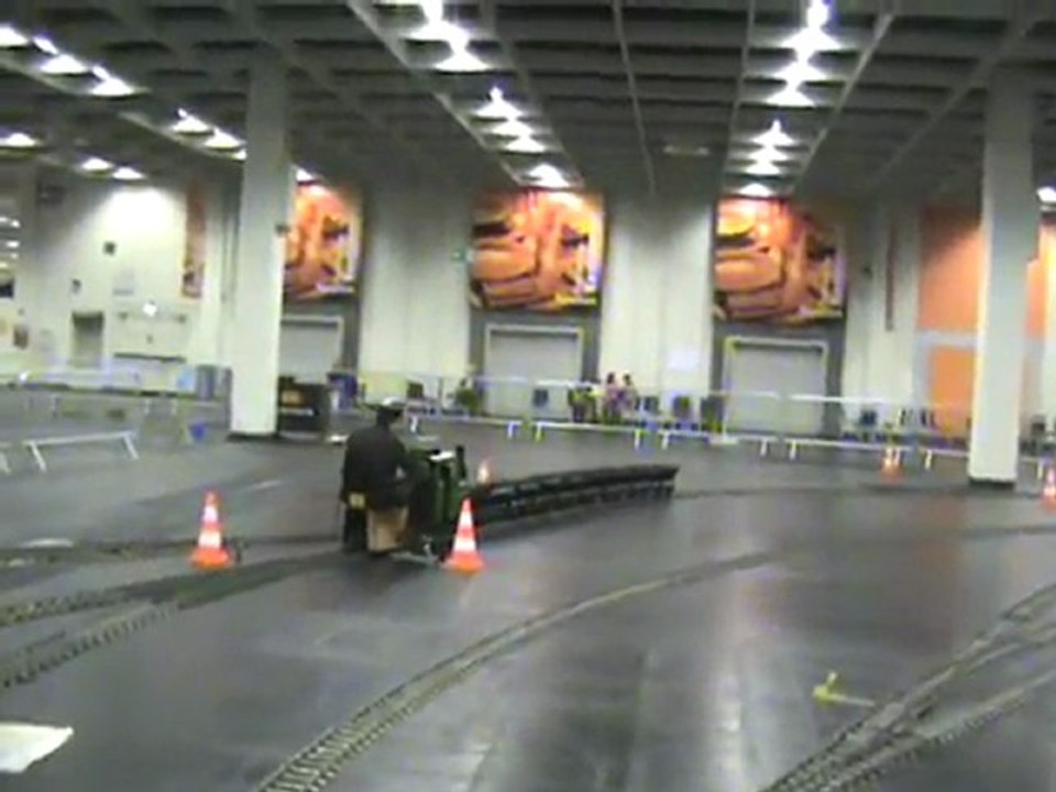 Echtdampftreffen Köln 2008 Feldbahndampflok mit Loren und das Deutsche Krokodil.MPG