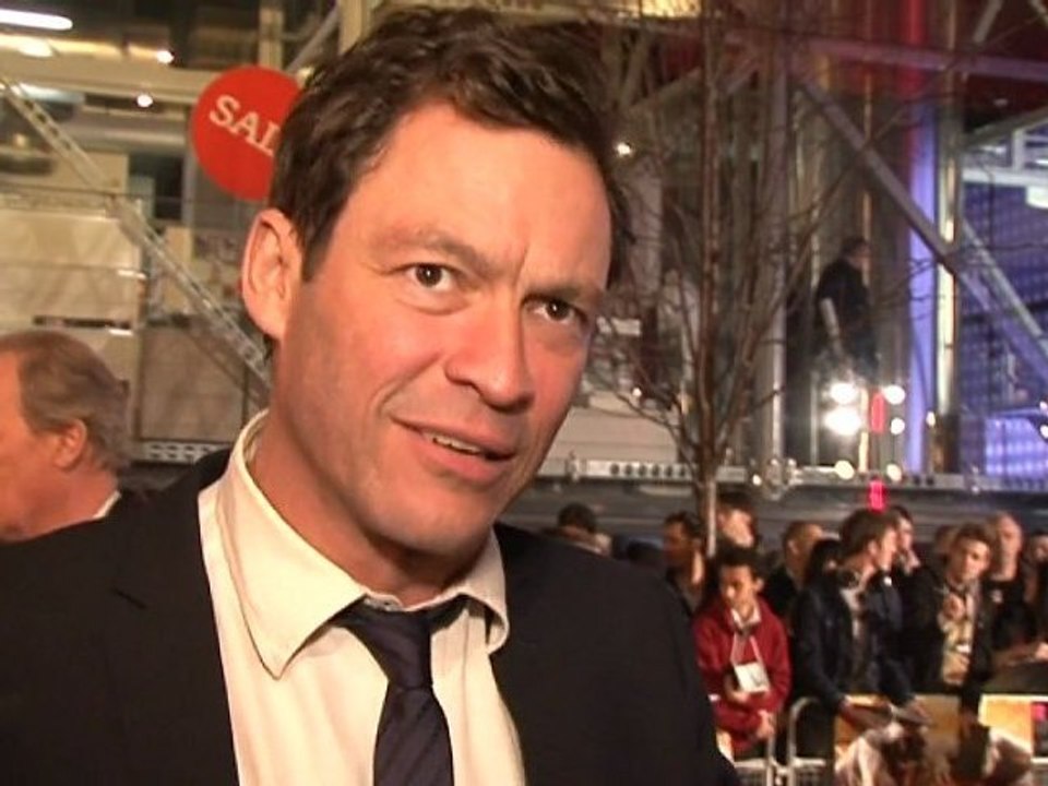 Dominic West talks about how he's a clumsy stage fighter