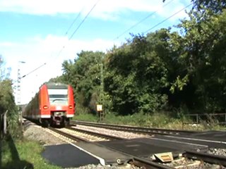 BR425 von Bad Honnef nach Linz am Rhein bei Rheinbreitbach 02
