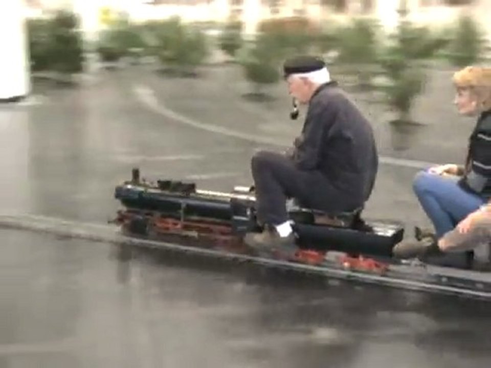 Livesteam Meeting in Cologne 2008 German steamloco and an engineer with a pipe