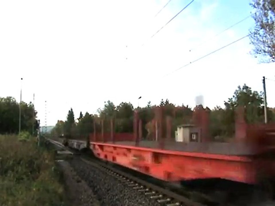 BR152 mit gemischtem Güterzug in Richtung Köln - Bonn bei Rheinbreitbach