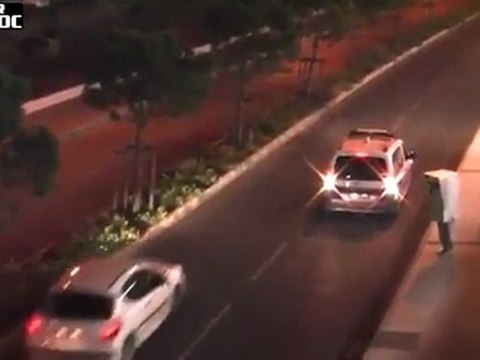 Remi Gaillard joue les radars automatiques