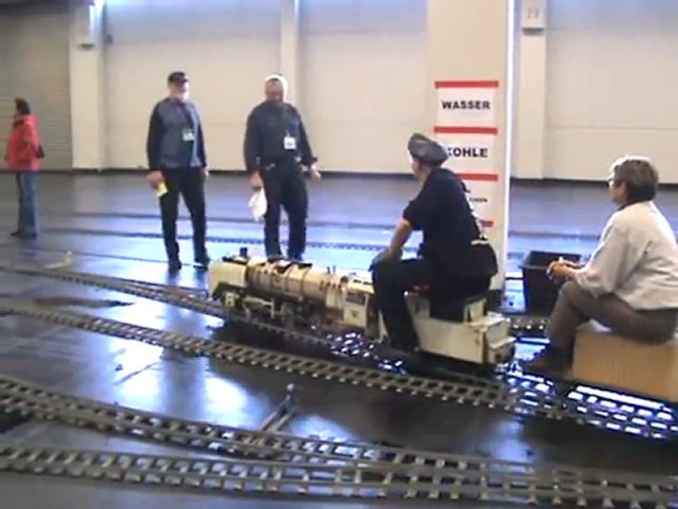 Echtdampfhallentreffen EDHT Köln 2008 BR01setzt sich in Bewegung Containershuttle Kleinlok und viele mehr