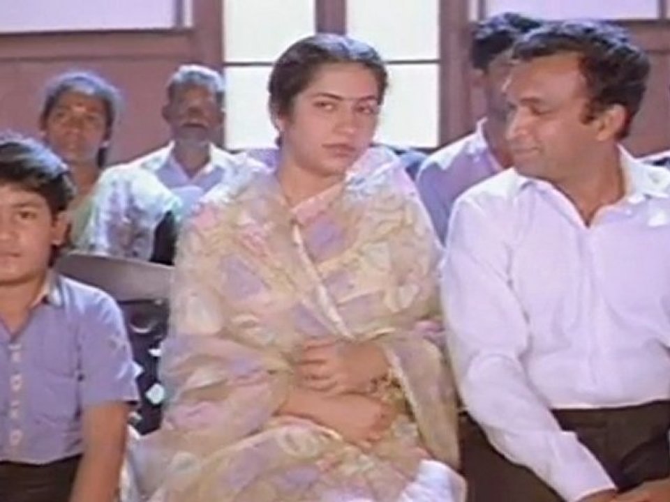 Chinna Kannamma - Karthik Fighting With Rowdies