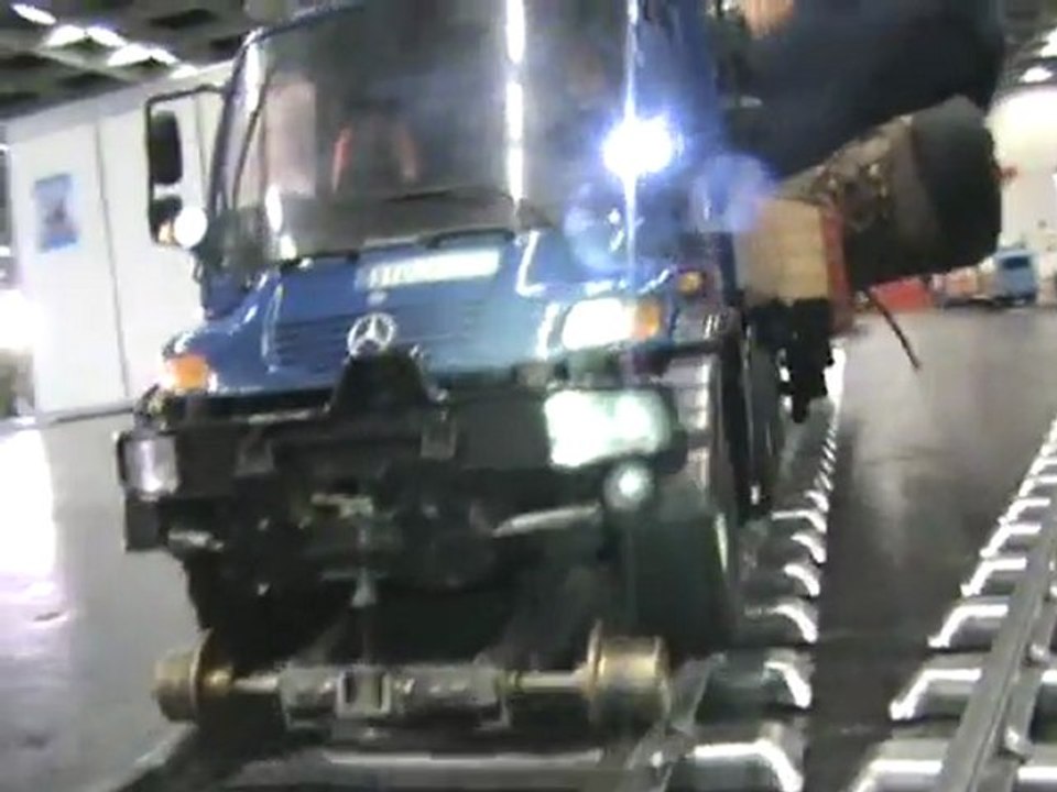 Echtdampfhallentreffen EDHT Schienenunimog rangiert beim Containerterminal