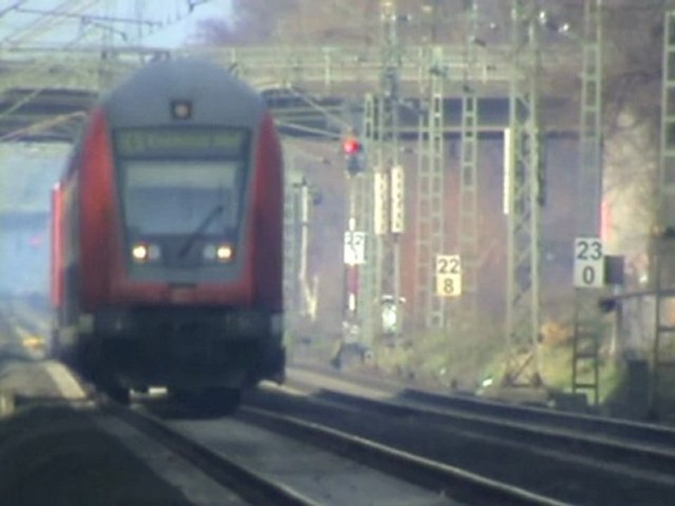 BR146 mit Dostos und RE5 Richtung Hbf Koblenz bei Bornheim