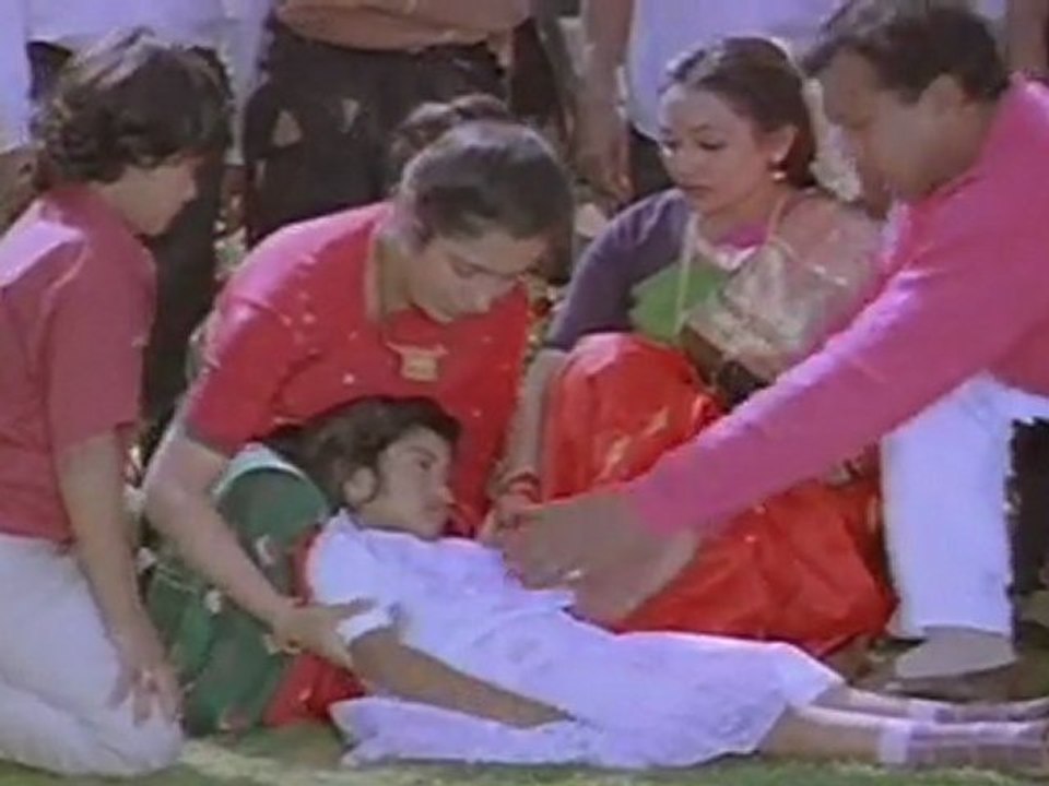 Chinna Kannamma - Karthik Meets Nasser And Suhasini