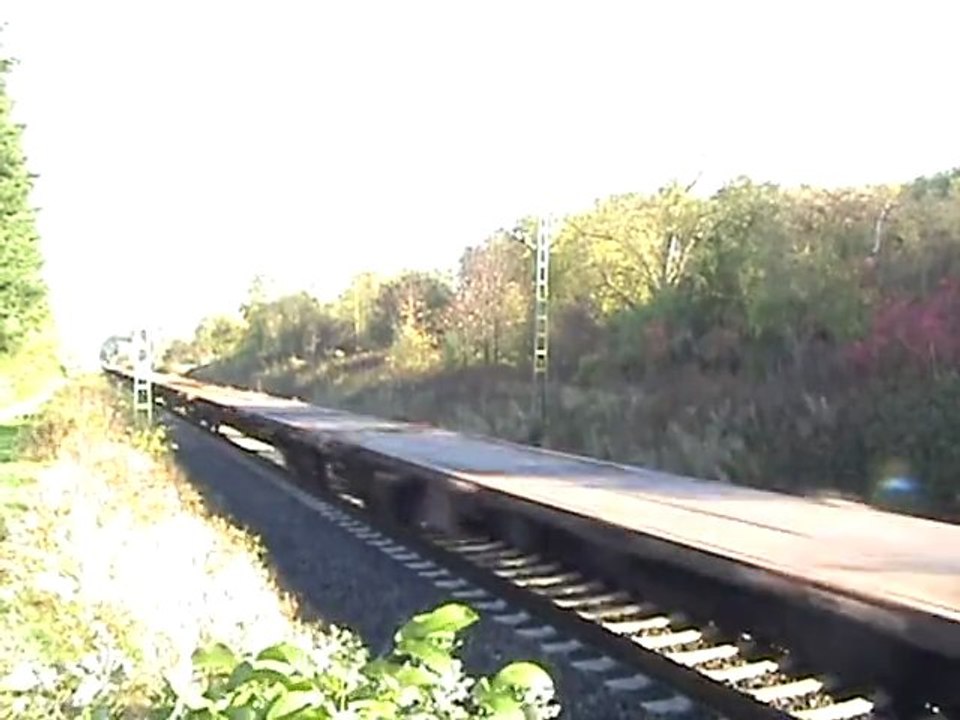 BR152 mit halbleerem Containerzug nach Koblenz bei Rheinbreitbach