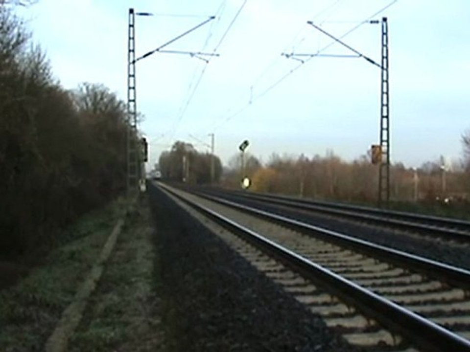 Ehemalige Metropolitan Garnitur als IC mit BR101 Richtung Köln bei Bornheim