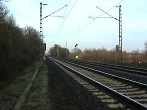Ehemalige Metropolitan Garnitur als IC mit BR101 Richtung Köln bei Bornheim