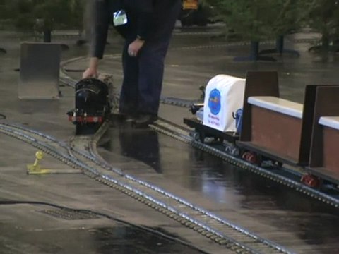 Echtdampfhallentreffen EDHT 2008 Köln Deutsche Simplex Dampflok und die englischen Gäste beim Herumrangieren