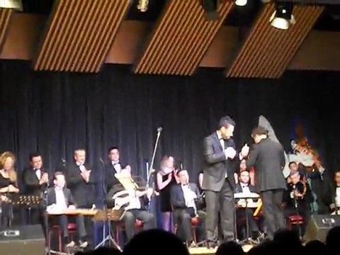 Hakhan - Bir Garip Yolcuyum