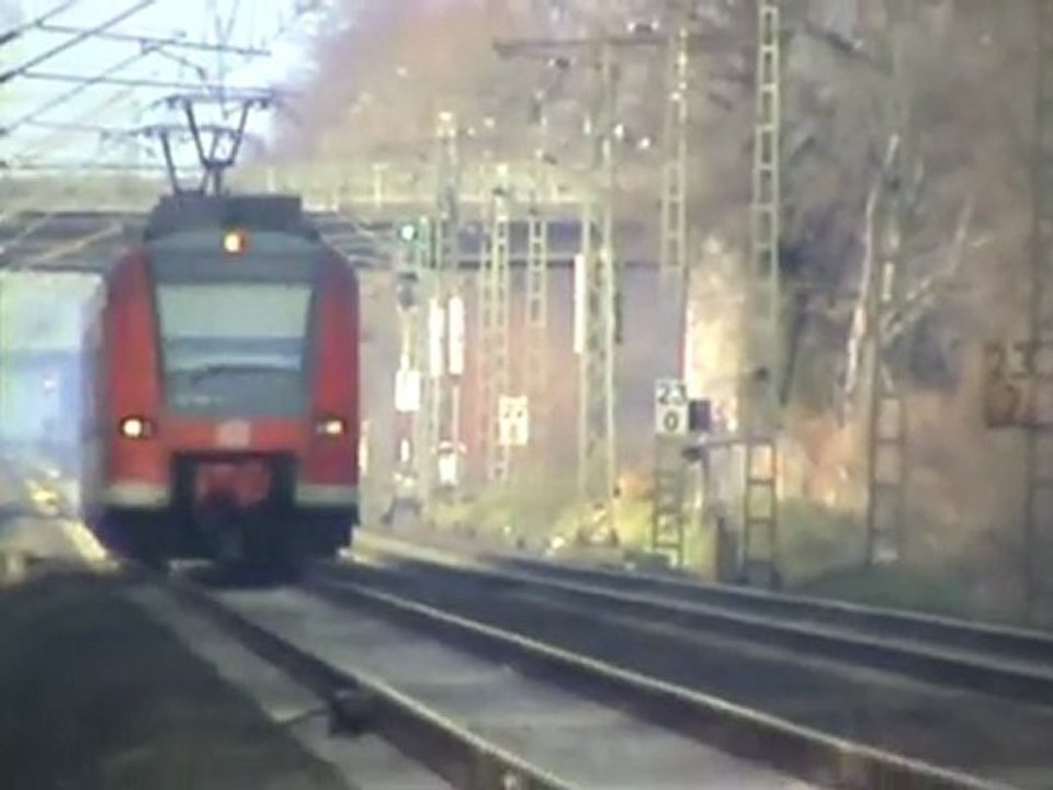 Zwei BR425 begegnen sich bei Bornheim im Rheinland