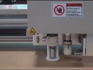 Corrugated carton CNC cutter