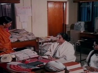 KELVIYUM NAANE BATHILUM NAANE - Aruna Angry On Srividya