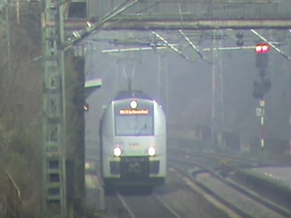 Der neue Desiro TransRegio TR470 Richtung Köln-Deutz-Messe im Bhf Brohl 02