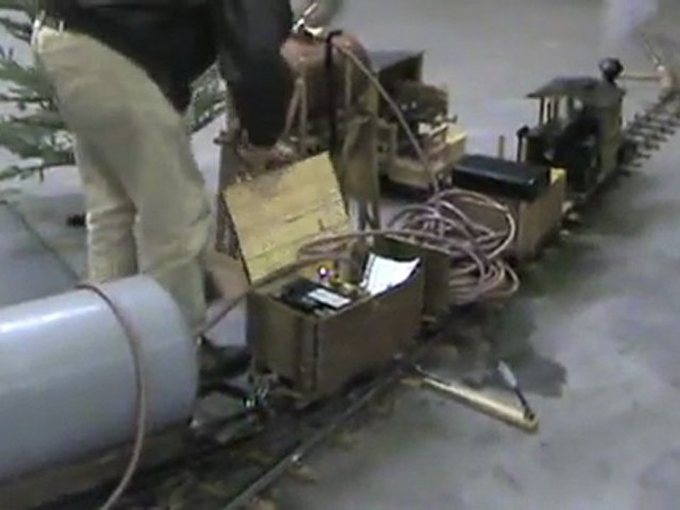 Echtdampftreffen sinsheim 2009 die sieben zoll  schmalspur  und feldbahnhalle teil 02 teil 01 von 02