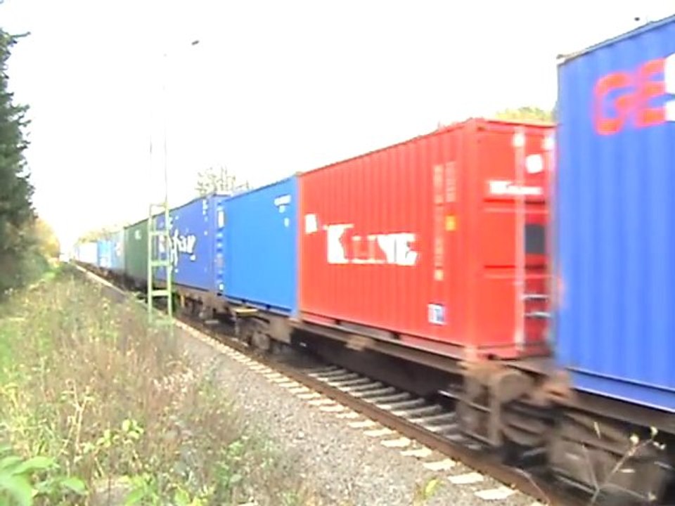 BR151 mit Containerzug durch die Rheinbreitbacher Kurve nach Koblenz