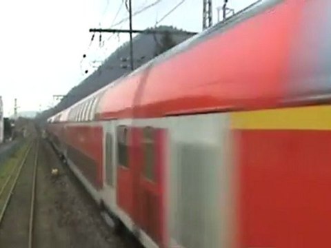 BR146 beim Bf Brohl mit Doppelstockwagen nach Bonn