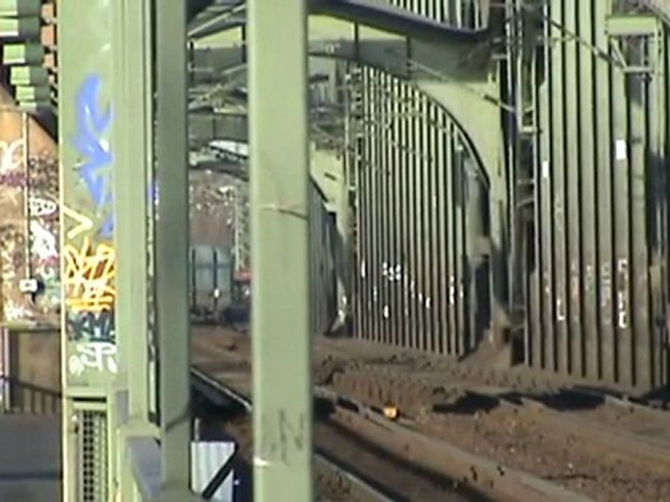 HGK Mak Richtung Gbf Bonntor und BR155 Richtung Rbf Gremberg auf der kölner Südbrücke